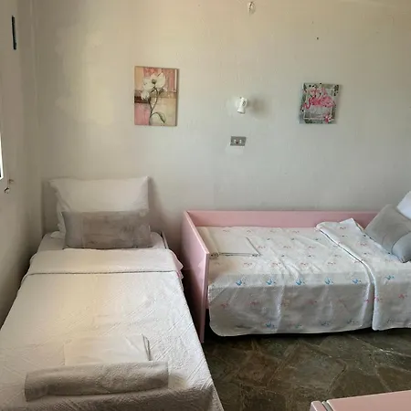 Mary's House By The Sea بيت للعطل
