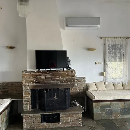Mary's House By The Sea بيت للعطل